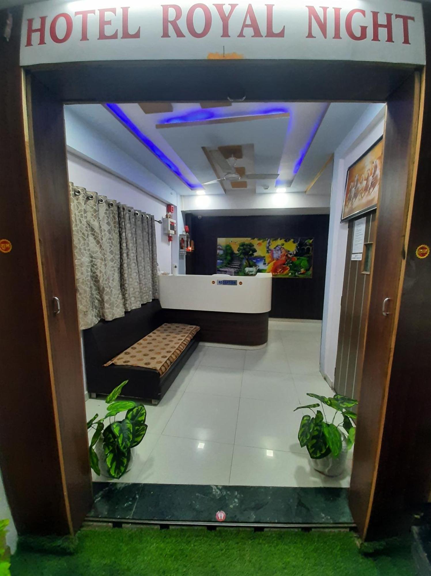 Hotel Royal Night Ahmedabad Exterior foto