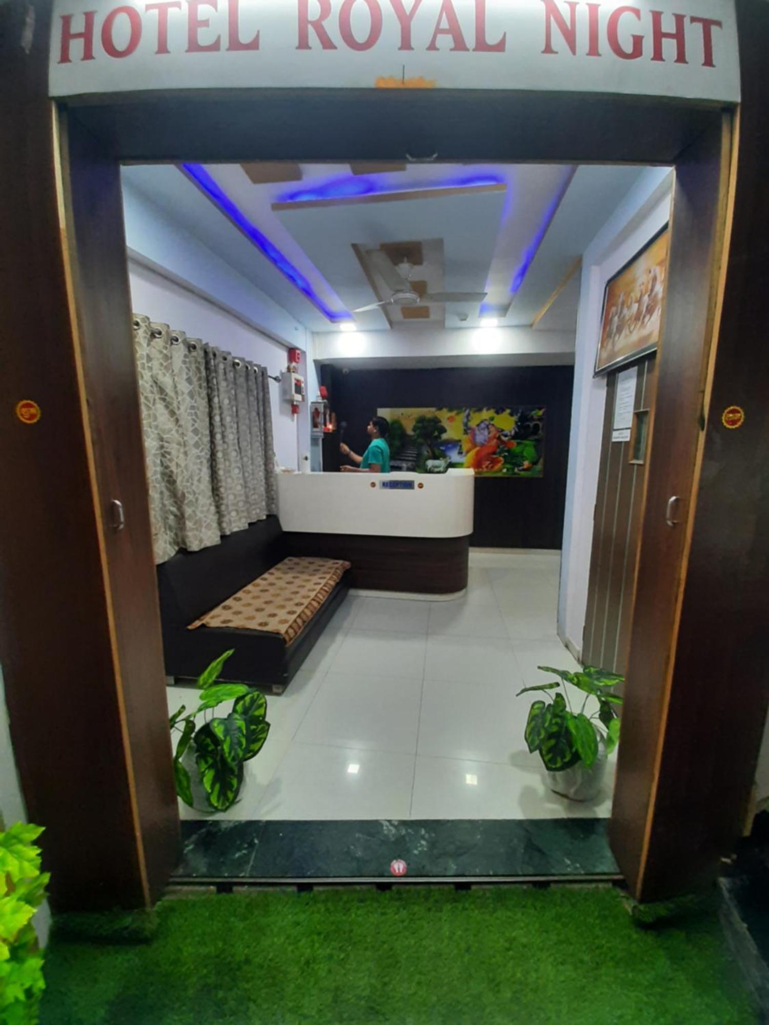 Hotel Royal Night Ahmedabad Exterior foto